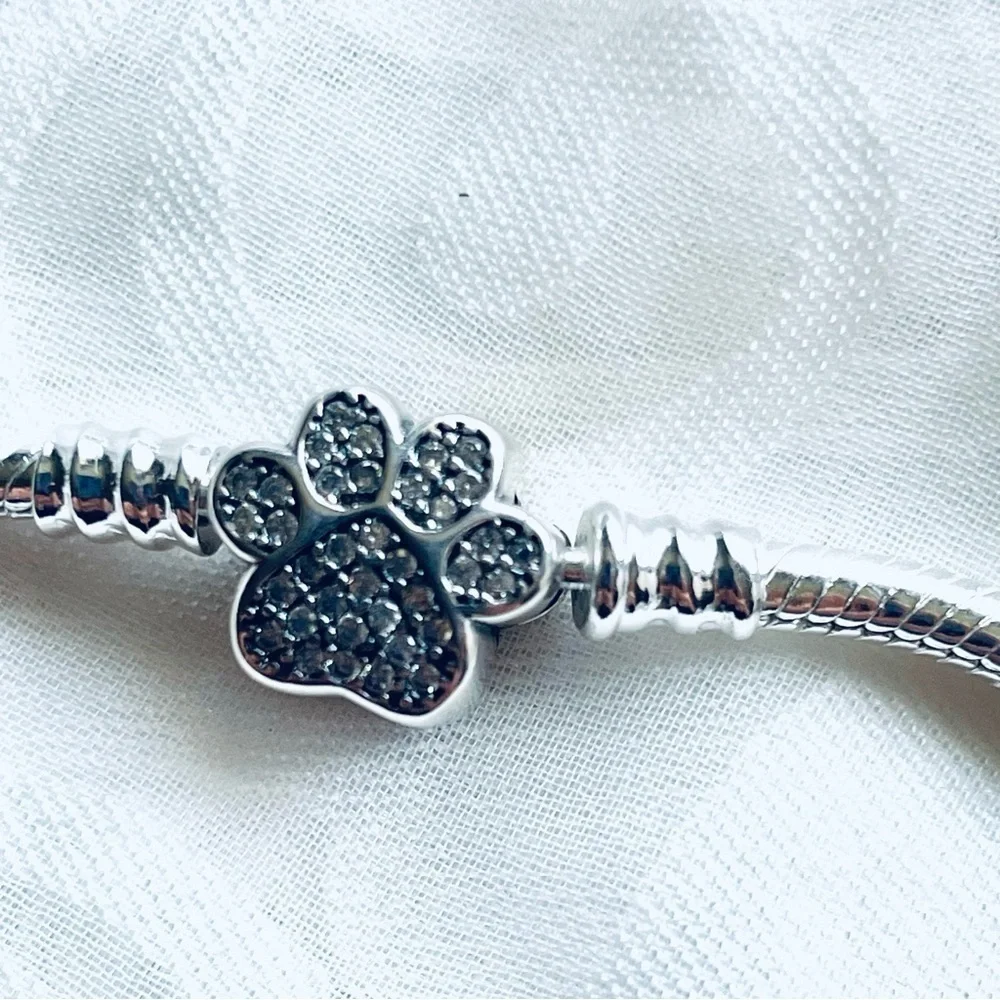 🐾 NWT Paw Bangle Bracelet